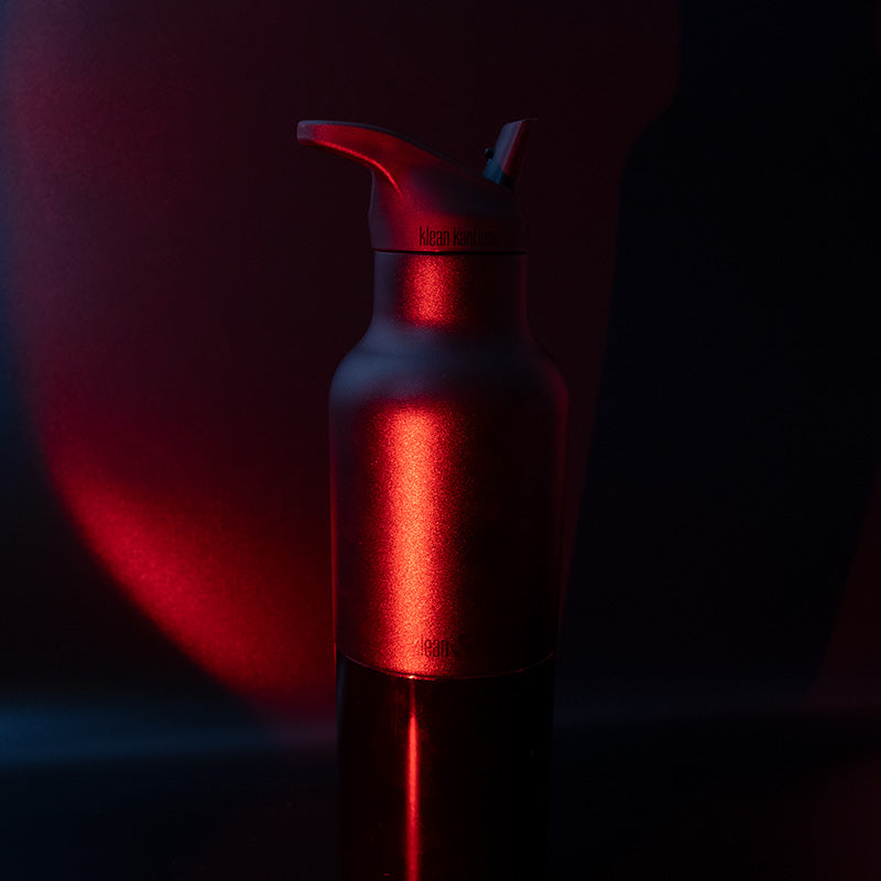 20oz-rise-classic-may-the-4th-p5 20oz_rise_classic_may_the_fourth_starwars_black_bottle_redglow_square.jpg