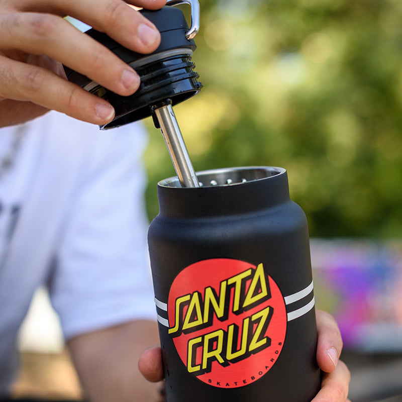32oz-tkwide-with-twist-cap-santa-cruz-c3 32oz_tkwide_twist_water_bottle_santacruz_dot_lidoff_square.jpg