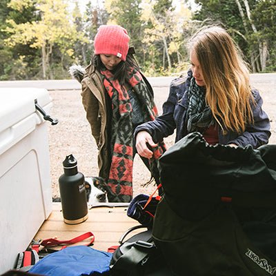 64oz-classic-with-loop-cap-p1 64oz_insulated_classic_backpackers_tailgate_square.jpg
