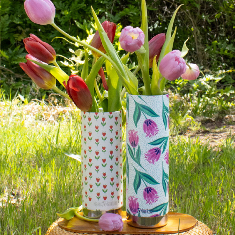 16oz-tkwide-with-cafe-red-tulips-p8 bottles_seasonal_spring_flowers_2_square.jpg