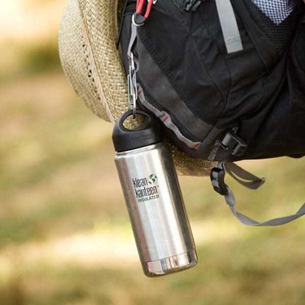 steel-s-biner-3-s0 carabiner_steel_bottle_backpack_lifestyle_dd4fef2d-f5d2-4f32-ac05-c706bd6b518e.jpg