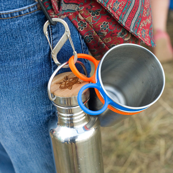 steel-s-biner-3-s0 carabiner_steel_clip_bottle_lifestyle_f9a2dad1-cd06-4894-b3ff-13476b2b5a87.jpg