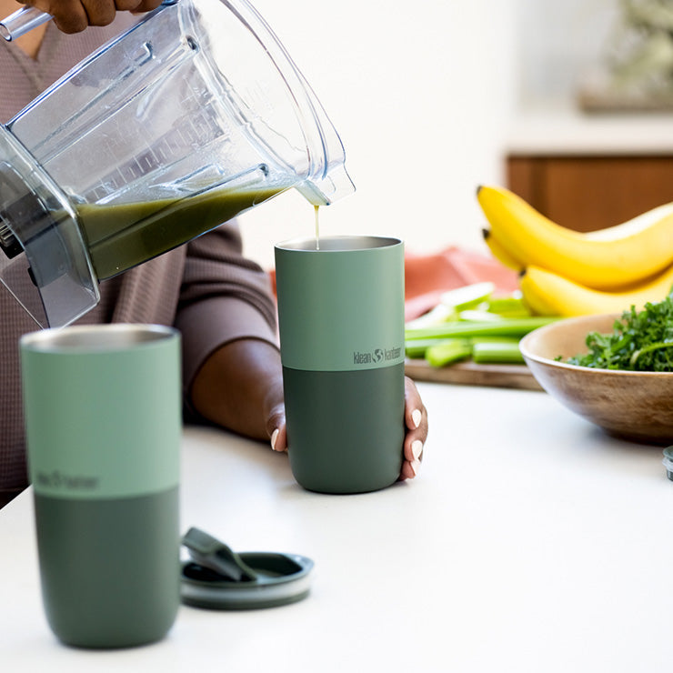 smoothie-set-u5 smoothie_kit_rise_tumbler_smoothie_pour.jpg