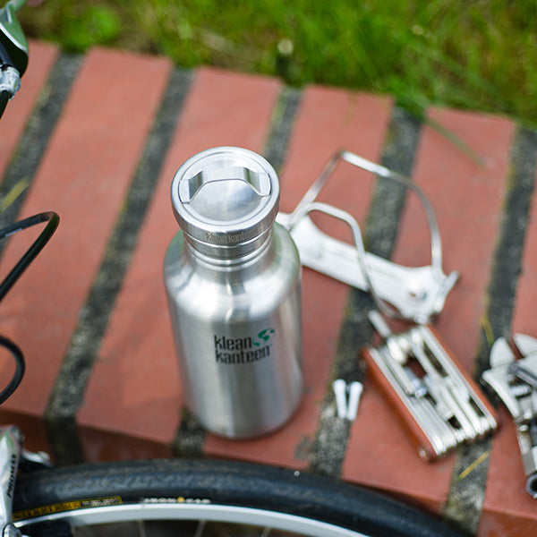 classic-steel-loop-cap-k0 stainless_bottle_cap_bike_parts_lifestyle.jpg