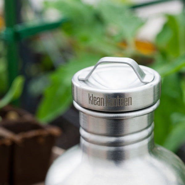 classic-steel-loop-cap-k0 stainless_cap_garden_lifestyle.jpg