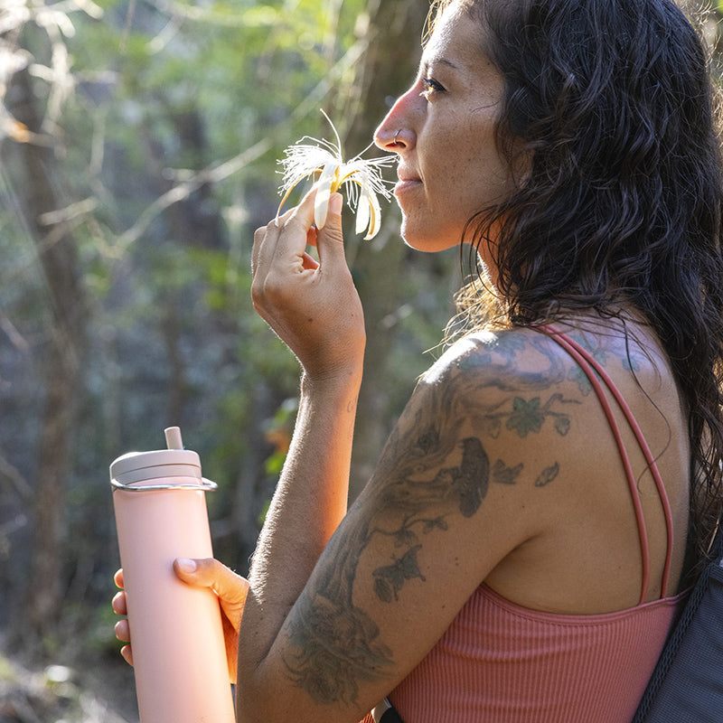 20oz-tkwide-made-to-do-more-bundle-f5 tkwide_20oz_insulated_bottle_twist_woman_flower_costarica_square.jpg