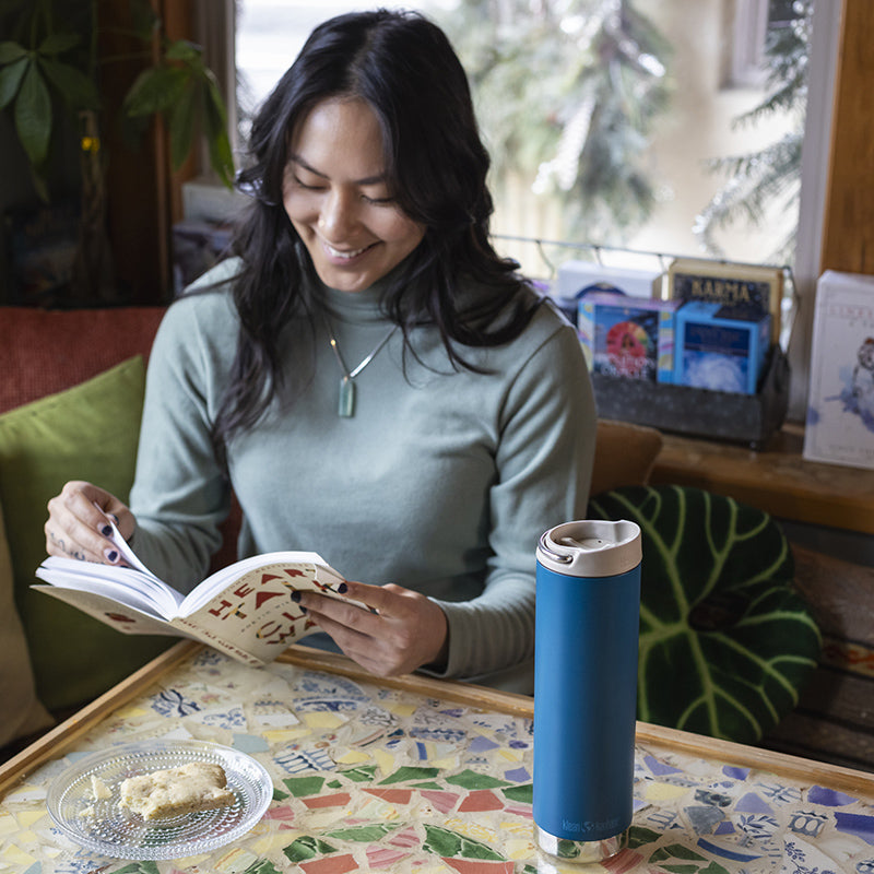 20oz-tkwide-with-cafe-cap-n8 tkwide_20oz_insulated_tumbler_cafe_woman_reading_square.jpg